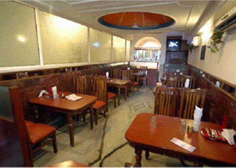Indira International Inn New Delhi Eksteriør billede