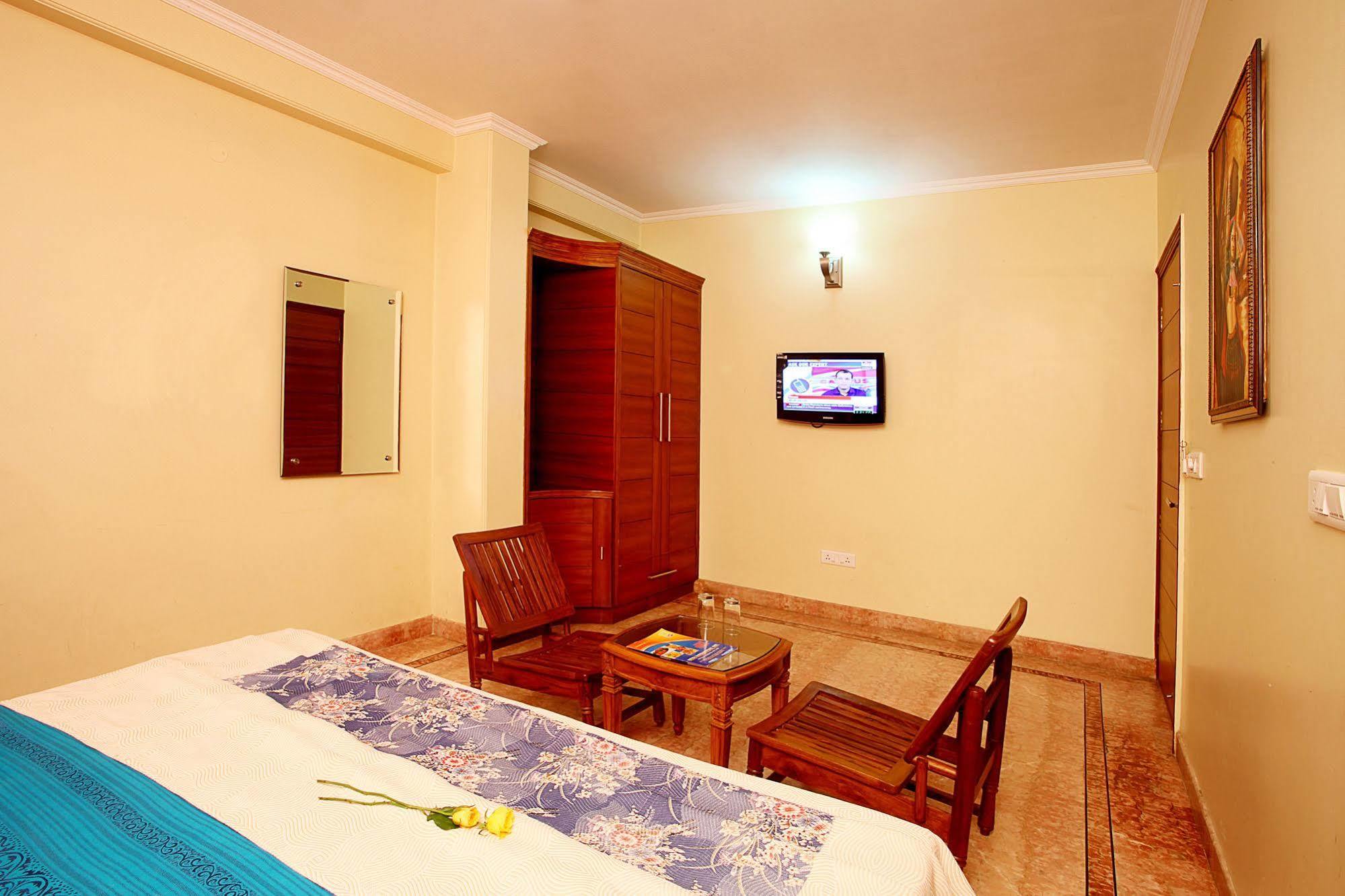 Indira International Inn New Delhi Eksteriør billede