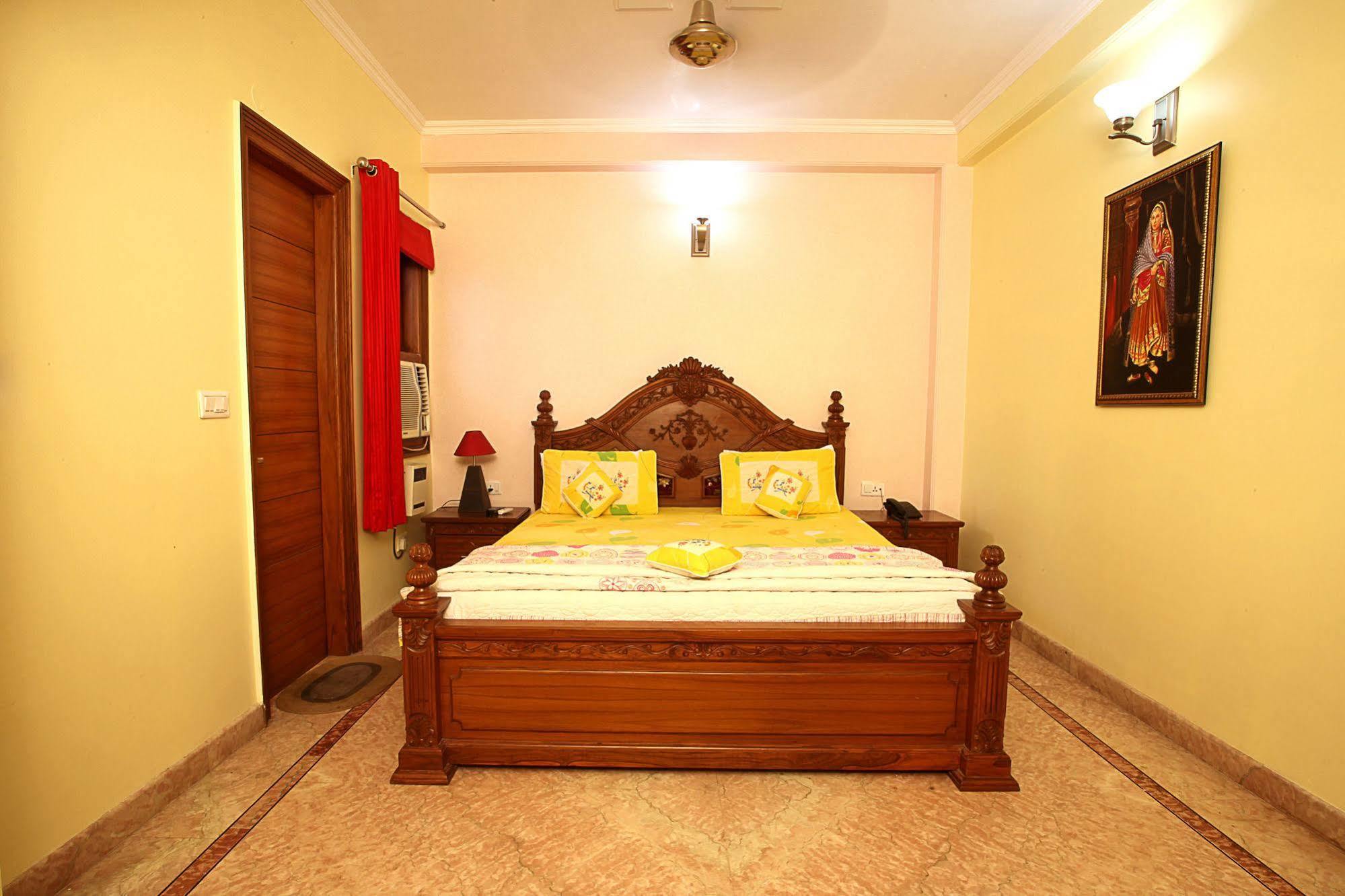 Indira International Inn New Delhi Eksteriør billede